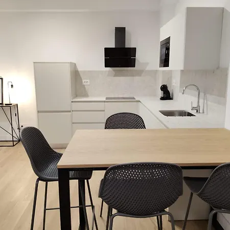 Blue Wave Apartment *